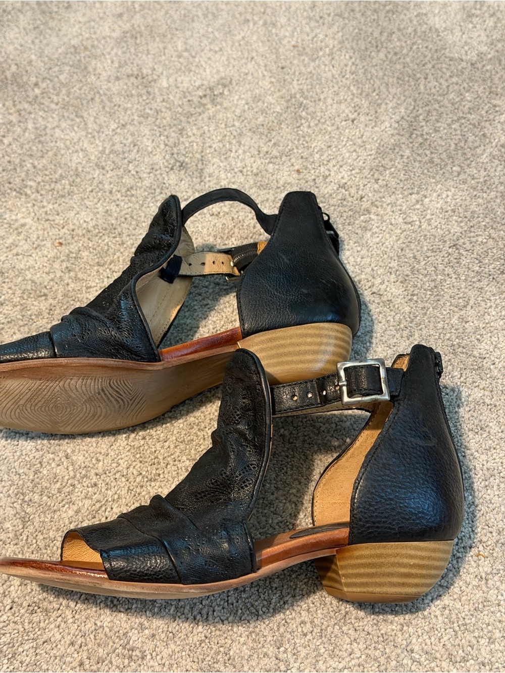 Miz Mooz Black Leather Open-Toe Sandals. Size 38 / US 8-8.5 - Picture 3 of 15